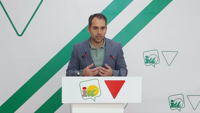 Toni Valero, coordinador general de IU Andalucía, en rueda de prensa