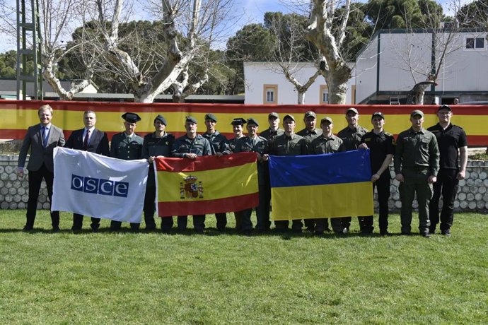 Acto de inauguración del I Curso de Instructor de Equipos caninos en El Pardo (Madrid) de la Guardia Civil a agentes ucranianos.