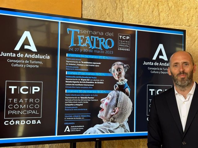El delegado territorial de Turismo, Cultura y Deporte, Eduardo Lucena, en la presentación de la Semana del Teatro.