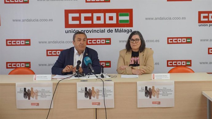 El secretario general de CCOO Málaga, Fernando Cubillo, y la secretaria general de Política Social y Migraciones del sindicato en la provincia, Inmaculada Sánchez.
