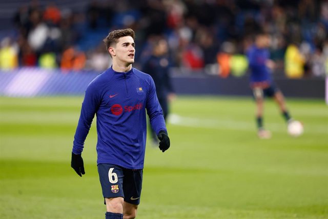 Pablo Martin Gavi of FC Barcelona warms up during the Spanish Cup, Copa del Rey, Semi Finals football match played between Real Madrid and FC Barcelona at Santiago Bernabeu stadium on March 02, 2023, in Madrid, Spain.