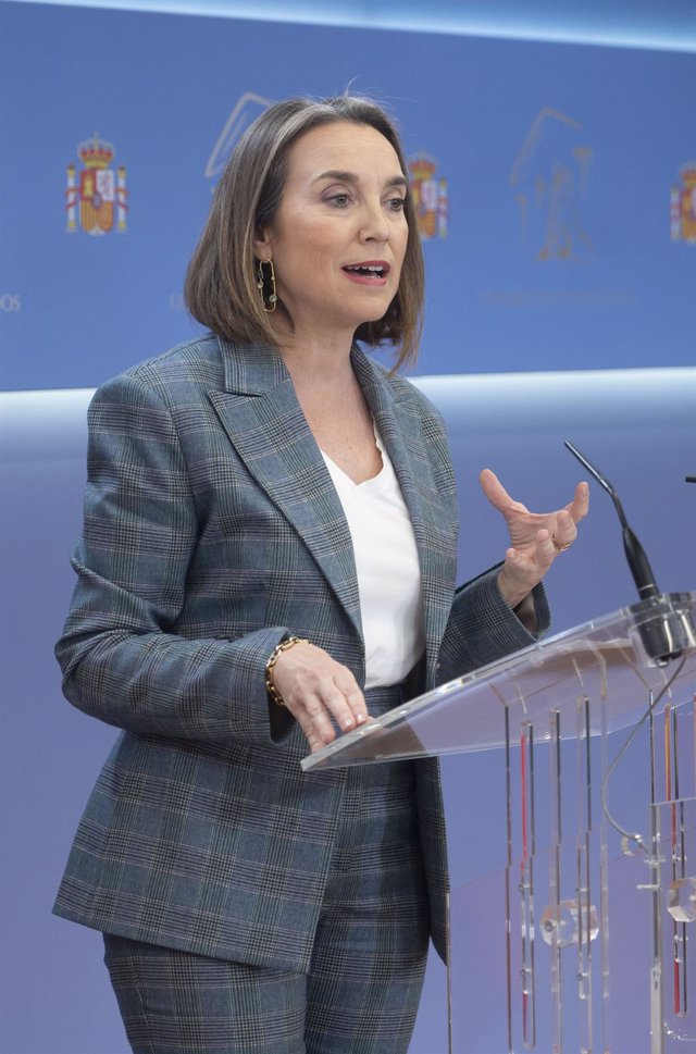 La portavoz del PP en el Congreso, Cuca Gamarra, durante una rueda de prensa posterior a la reunión de la Junta de Portavoces, en el Congreso de los Diputados, a 14 de marzo de 2023, en Madrid (España).