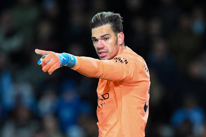 Ederson Moraes (31) of Manchester City during the English championship Premier League football match between Bournemouth and Manchester City on 25 February 2023 at the Vitality Stadium in Bournemouth, England - Photo Graham Hunt / ProSportsImages / DPPI