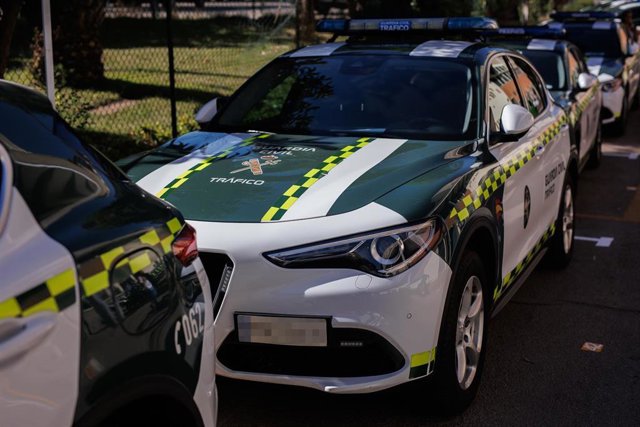 Archivo - Vehículo de la Guardia Civil de Tráfico.