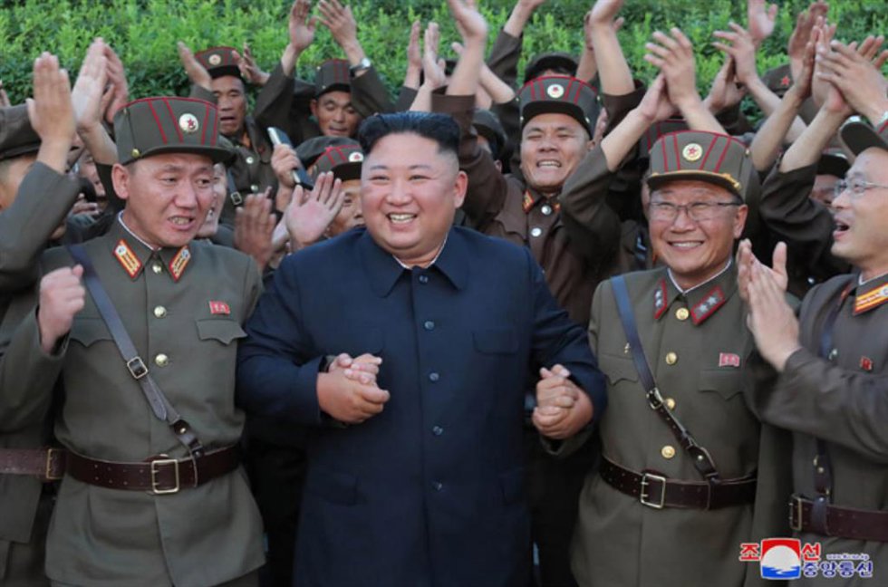 Archivo - Imagen de archivo del líder norcoreano, Kim Jong Un, durante una celebración.