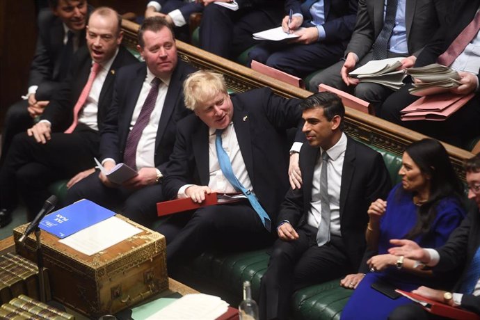 Archivo - Boris Johnson y Rishi Sunak en el parlamento británico  