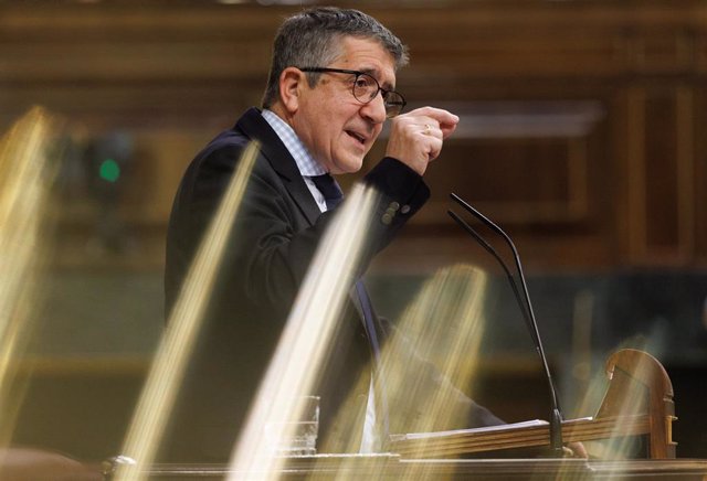 El portavoz del PSOE en el Congreso, Patxi López interviene durante la segunda sesión de la moción de censura, en el Congreso de los Diputados, a 22 de marzo de 2023, en Madrid (España). 