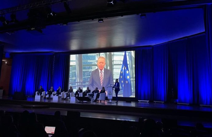 El comisario europeo de Agricultura y Desarrollo Rural, Janusz Wojciechowski, durante su intervención telemática en la inauguración de la I Cumbre Internacional Agroalimentaria en Barcelona.