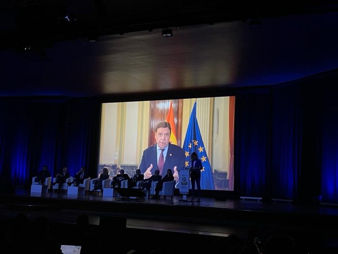 El ministro de Agricultura, Pesca y Alimentación, Luis Planas, en su intervención telemática durante la inauguración de la I Cumbre Internacional Agroalimentaria en Barcelona.