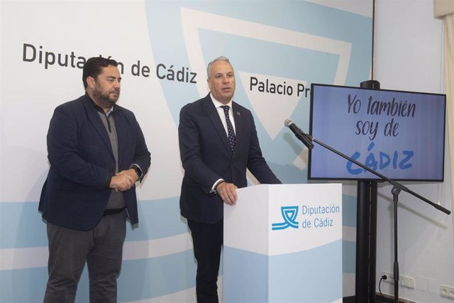 El presidente de la Diputación, Juan Carlos Ruiz Boix, presenta la campaña 'Yo también soy de Cádiz'