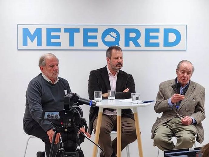 Los meteorólogos Paco Martín, José Miguel Viñas y José Antonio Maldonado, de Meteored (tiempo.Com) emiten su pronóstico de la Semana Santa y de 2023.