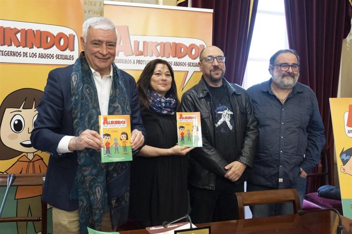 El Ayuntamiento de Cádiz y la Fundación Márgenes y Vínculos editan un tebeo para prevenir los abusos sexuales a menores