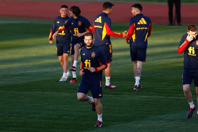 Nacho Fernández (Real Madrid), durante un entrenamiento con la selección española. 