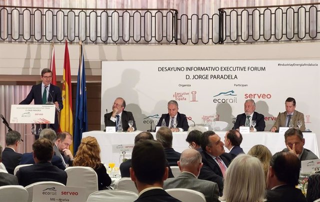 El consejero de Política Industrial y Energía, Jorge Paradela, en un desayuno informativo oganizado por Executive Forum España.