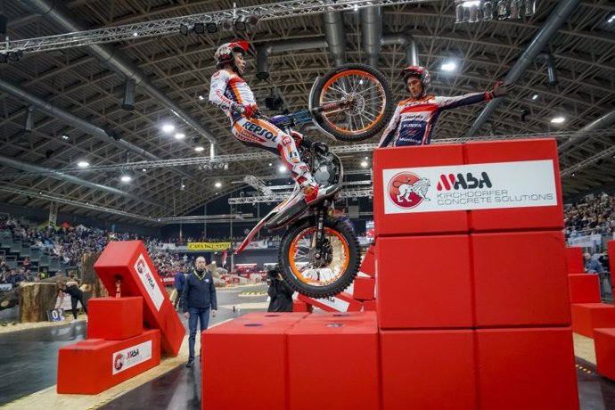 El piloto de trial Toni Bou (Repsol Honda Trial) en el X-Trial 2023