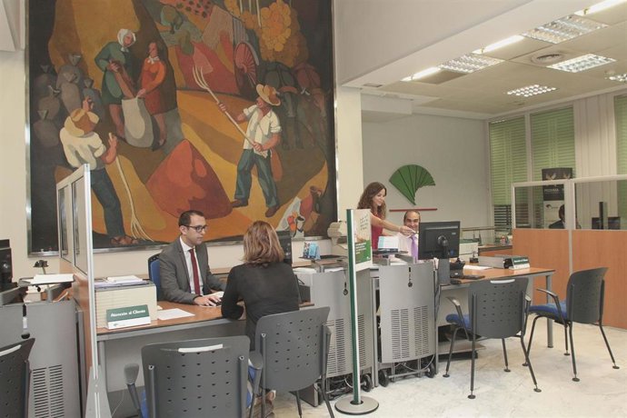 Archivo - Unicaja Banco aglutina el 21% de los expedientes de la PAC en CyL, con más de 14.000 domiciliaciones