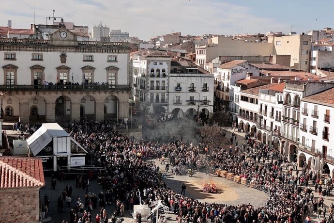 Archivo - La Fiesta de Las Lavanderas y la quema del Pelele de Cáceres