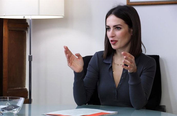 Archivo - La directora general de Relaciones con las Cortes, Ana Domínguez