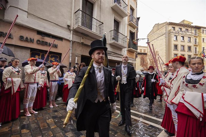 Archivo - Procesión de San Saturnino, en Pamplona.
