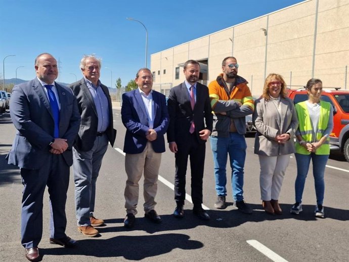 El consejero de Desarrollo Sostenible, José Luis Escudero, visita las obras en el polígono 'Aragonesas'.
