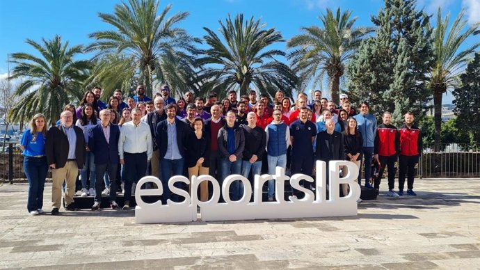 El Govern firma patrocinios con 16 clubes deportivos de Baleares.