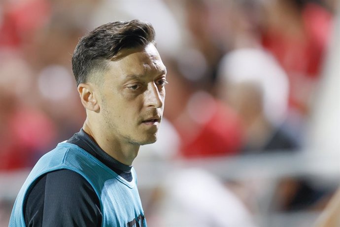 Archivo - 25 August 2022, Belgium, Antwerp: Basaksehir's Mesut Ozil pictured during the UEFA Europa Conference League play-off second leg soccer match between Royal Antwerp FC and Istanbul Basaksehir FK at BOSUIL Stadium. Photo: Bruno Fahy/BELGA/dpa