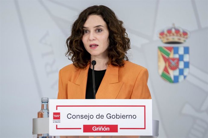 La presidenta de la Comunidad de Madrid, Isabel Díaz Ayuso, comparece en rueda de prensa tras la reunión extraordinaria del Consejo de Gobierno, en el Centro de Recursos Juveniles de Griñón, a 22 de marzo de 2023, en Griñón (Madrid). Ayuso preside esta 