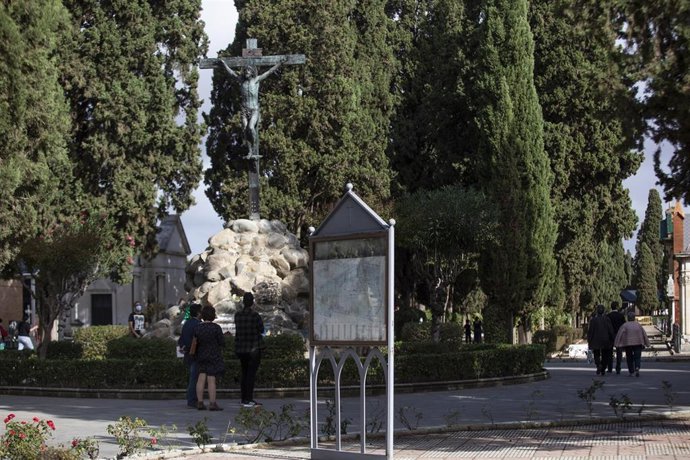 Archivo - Imagen de archivo del cementerio de San Fernando de Sevilla. 