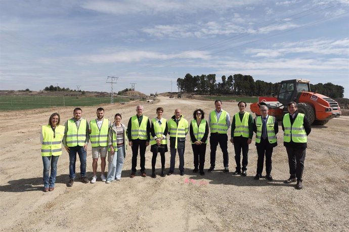 La presidenta Chivite y el consejero Ciriza visitan las obras de la carretera NA-128.