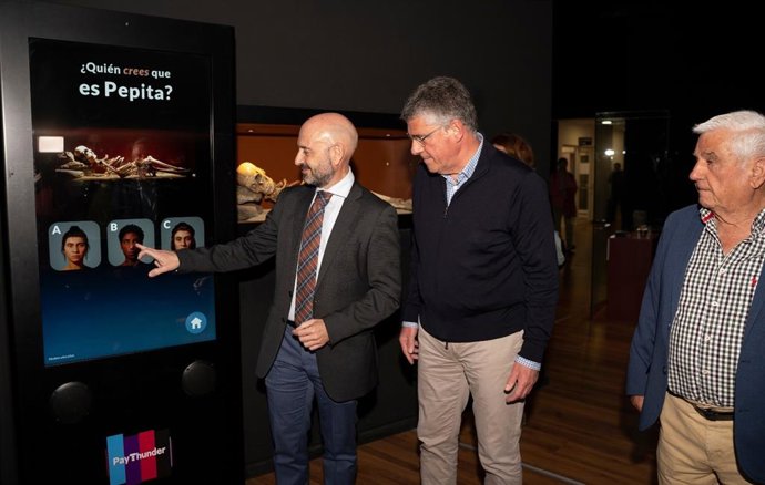 Se trata de la primera vez que se utiliza en un museo la inteligencia artificial para "devolver la vida" a un esqueleto. Se pone en funcionamiento un recurso digital junto con dispositivos interactivos y lúdicos.