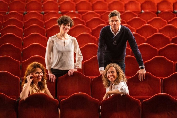 Nota De Prensa Y Fotografía. Teatro Lope De Vega