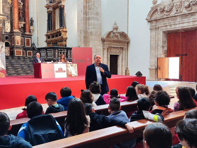 El escritor, maestro y promotor cultural Josep Antoni Fluix en el Encuentro de Escritores de la Biblioteca Valenciana.