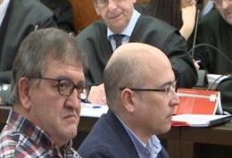 Imagen del banquillo de acusados Aitor Telleria y Alfredo de Miguel, en una de las sesiones del juicio del 'caso de Miguel'