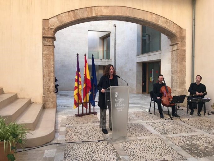 Archivo - La presidenta del Govern, Francina Armengol, durante la presentación de los programas Fondo Europeo de Desarrollo Regional (Feder) y Fondo Social Europeo Plus (FSE) 2021-2027