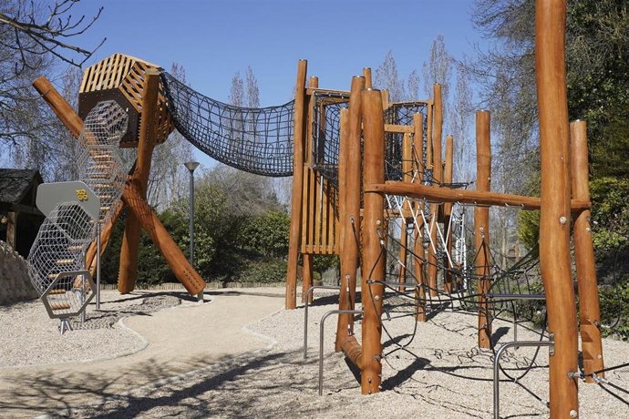 Reabre sus puertas el parque infantil Valle de los 6 Sentidos en Renedo de Esgueva (Valladolid).