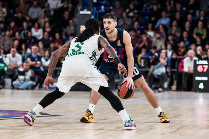 Archivo - Nico Laprovittola of FC Barcelona in action during the Turkish Airlines EuroLeague match between FC Barcelona and Panathinaikos Athens  at Palau Blaugrana on December 16, 2022 in Barcelona, Spain.