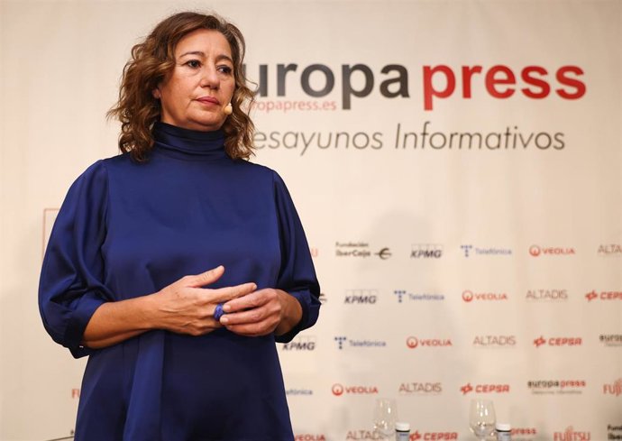 Archivo - La presidenta del Govern balear, Francina Armengol, interviene durante un desayuno informativo de Europa Press