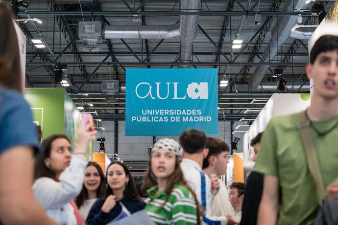 Ambiente durante la inauguración de la feria Aula 2023, en la IFEMA de Madrid, a 22 de marzo de 2023, en Madrid (España). 