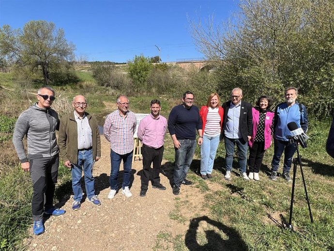 Presentación del proyecto de construcción de un vado inundable en el río Retortillo que comunicará Palma del Río (Córdoba) y Peñaflor (Sevilla).