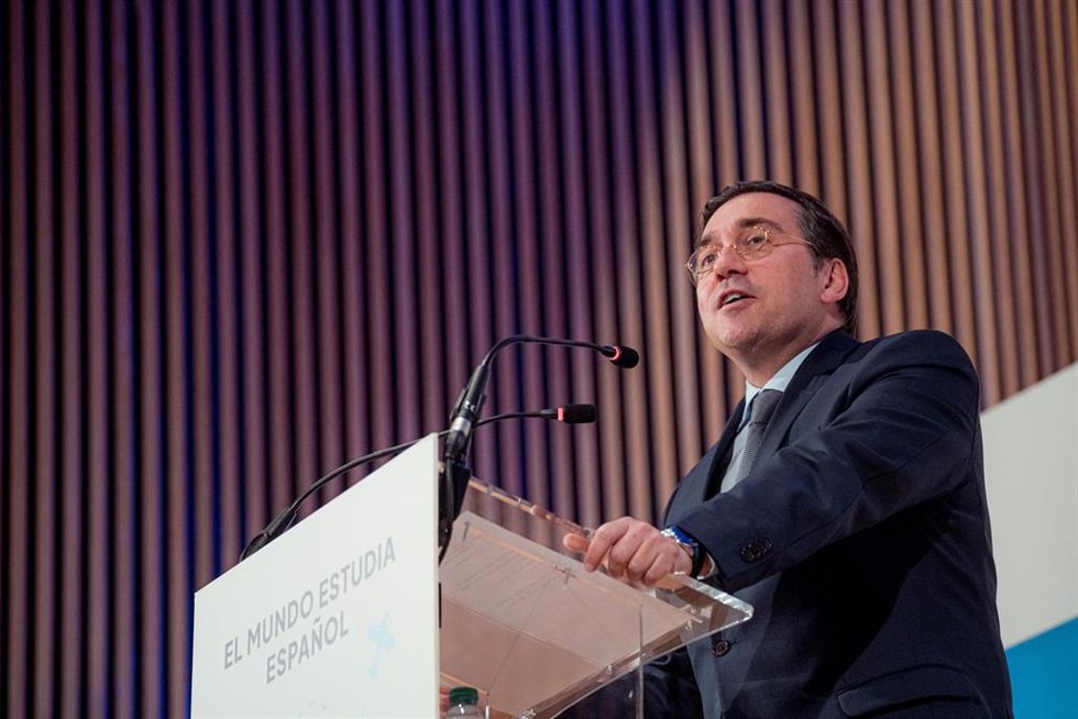 El ministro de Asuntos Exteriores, Unión Europea y Cooperación, José Manuel Albares, interviene durante la presentación del informe 'El mundo estudia español 2022' en el Ministerio de Asuntos Exteriores, Unión Europea y Cooperación, a 16 de marzo de 202