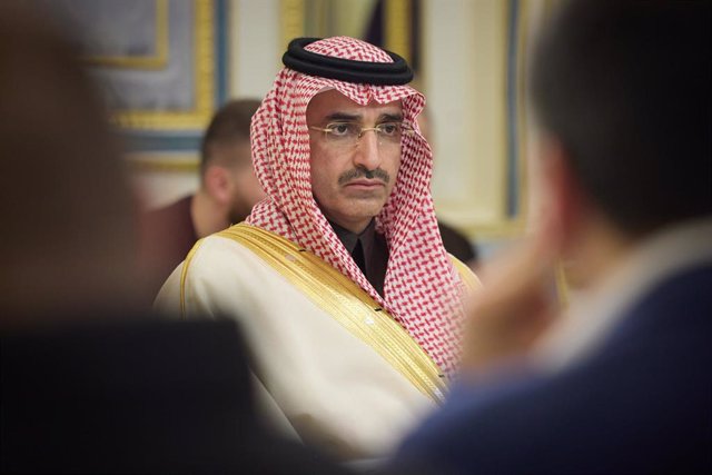 El ministro de Exteriores saudí, Faisal bin Farhan al Saud, durante su visita a Kiev el 26 de febrero de 2023.