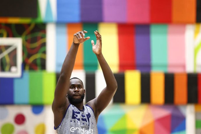 Archivo - Usman Garuba durante un entrenamiento de la selección española