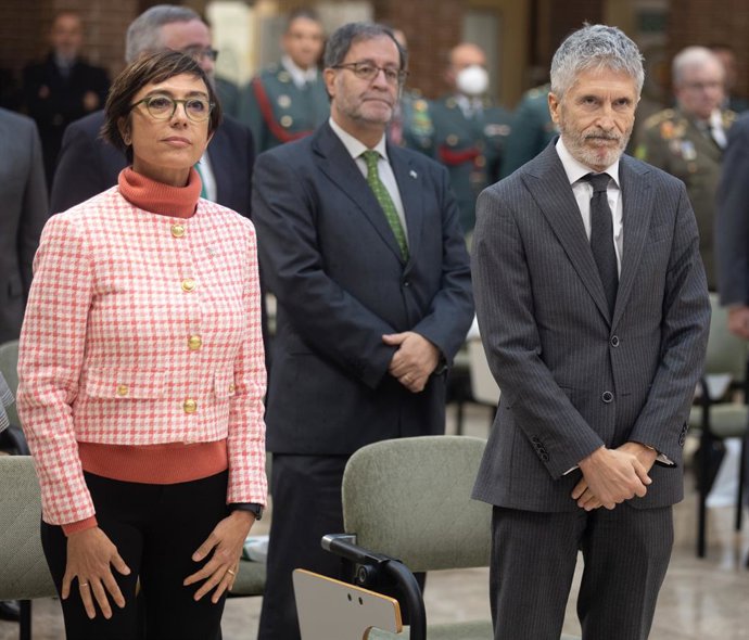 Archivo - La directora general de la Guardia Civil, María Gámez, y el ministro del Interior, Fernando Grande-Marlaska, durante la jornada conmemorativa por el décimo aniversario de la Guardia Civil en el Centro Universitario de la Guardia Civil, a 12 de