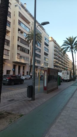 El Servicio de Alumbrado Público del Ayuntamiento de Sevilla ya ha completado la instalación de luminarias adicionales tipo leds para mejorar la iluminación de las zonas peatonales y soportales a lo largo de toda República Argentina.