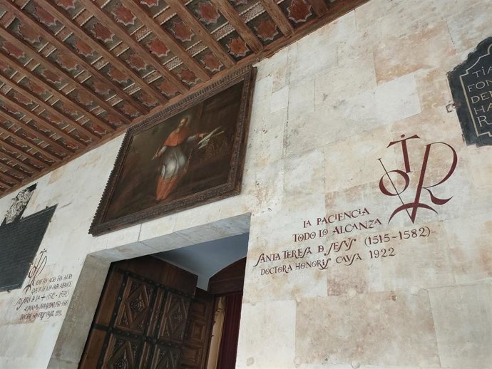 Vítor de Santa Teresa en el Edificio Histórico de la Universidad de Salamanca