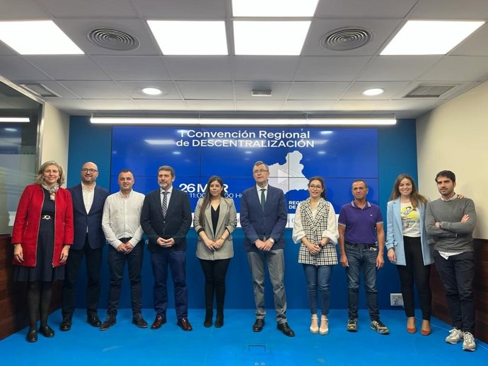 Imagen de la presentación de la convención de pedanías que se se va a celebrar el próximo domingo en Algezares y la presentación que ha realizado José Ballesta del proyecto 'Recupera'