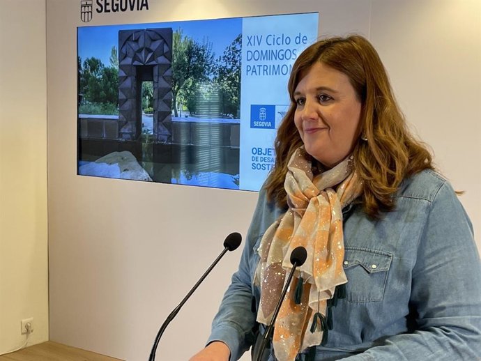 La alcaldesa presenta 'Domingos de Patrimonio'.