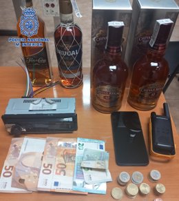 Objetos y dinero incautados