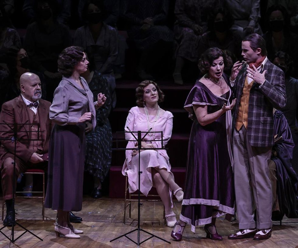 Archivo - Escena de la zarzuela  Doña Francisquita, en el Palau de les Arts de Valencia