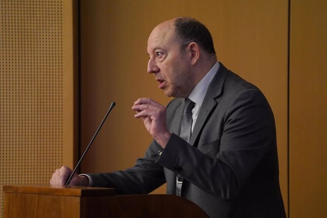 El economista Gonzalo Bernardos en una conferencia organizada por 'La Gaveta Económica'